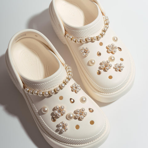 Pearl Flower Bling Shoe Charms Set | Aesthetic Minimal Coquette Shoes Charm Set | Bling Gold Pearls Clog Charm Accessories with Shoe Straps