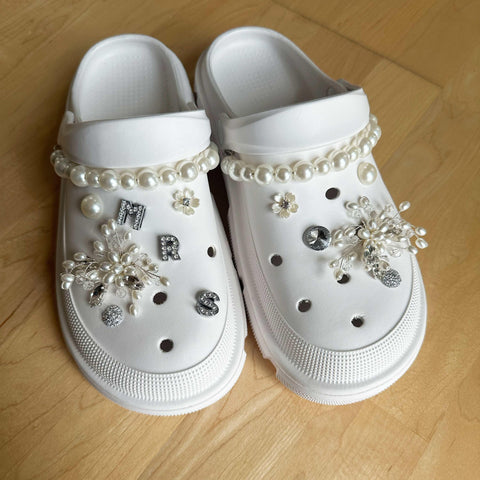 Mrs Bridal Silver and Pearl Set of Shoe Charms | Charm Gift Set for Wedding Bride | Aesthetic Minimal Luxury Bling Charms Set for Shoes