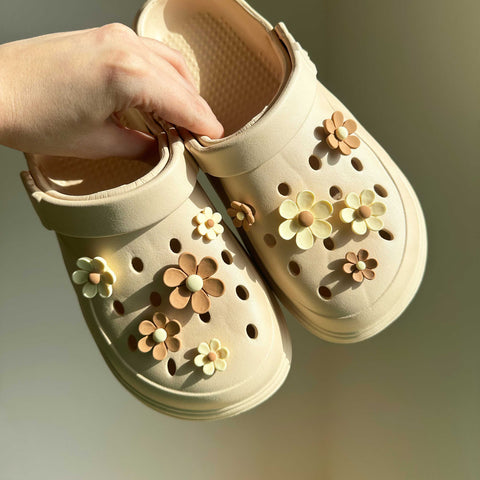 Brown & Cream Multi Size Flowers Shoe Charms Set of 10