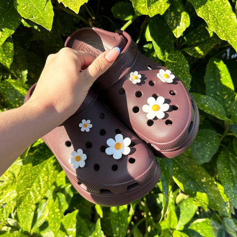 White Multi Size Flowers Shoe Charms Set