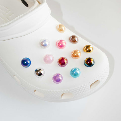Pearl Shoe Charms in Grey Aurora