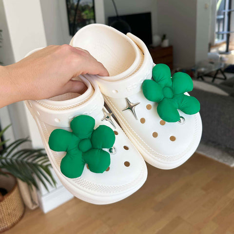 Pair of Plush Flower Shoe Charms in Green