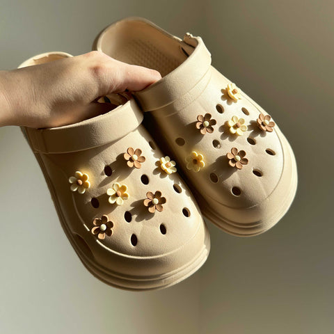 Small Brown & Cream Flower Shoe Charms Set